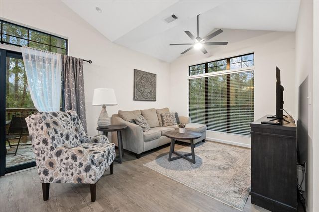 71 White Oak Street, Point Blank, TX 77364