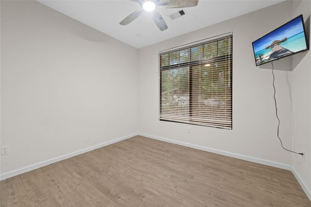 71 White Oak Street, Point Blank, TX 77364