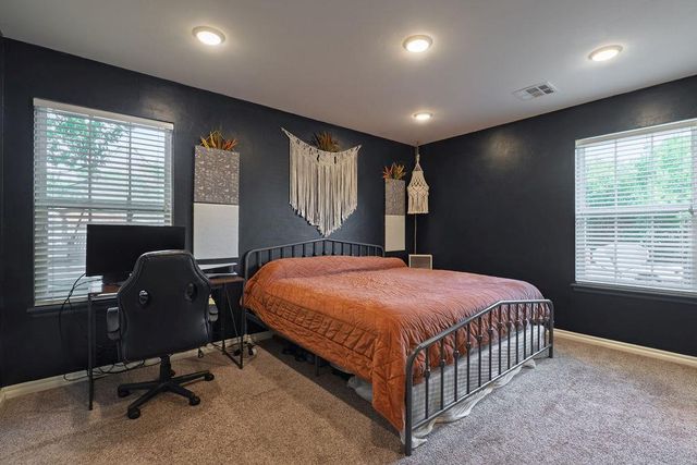 1327 E Wayne Street, Shawnee, OK 74801