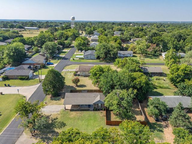 1327 E Wayne Street, Shawnee, OK 74801