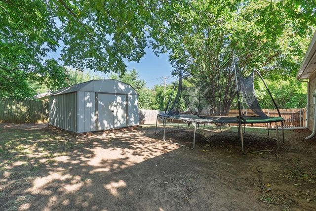 1327 E Wayne Street, Shawnee, OK 74801