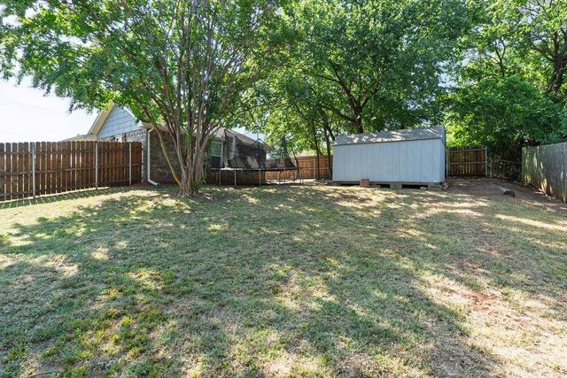 1327 E Wayne Street, Shawnee, OK 74801