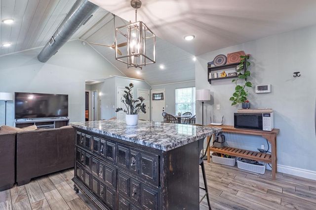 1327 E Wayne Street, Shawnee, OK 74801