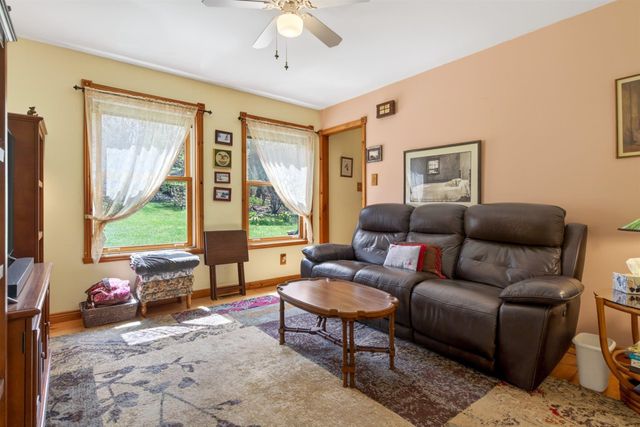 142 Schenkar Road, Pownal, VT 05261