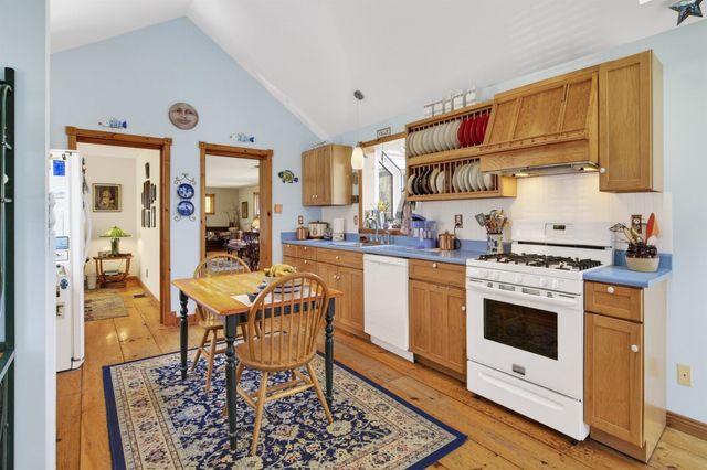 142 Schenkar Road, Pownal, VT 05261
