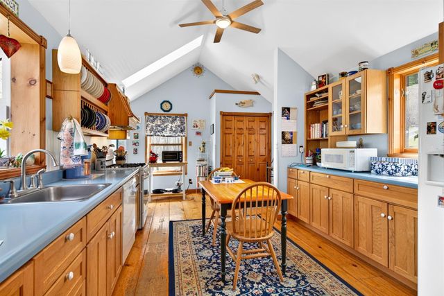 142 Schenkar Road, Pownal, VT 05261