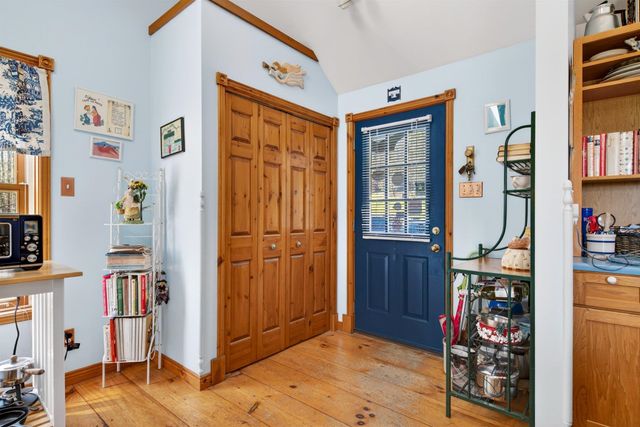142 Schenkar Road, Pownal, VT 05261