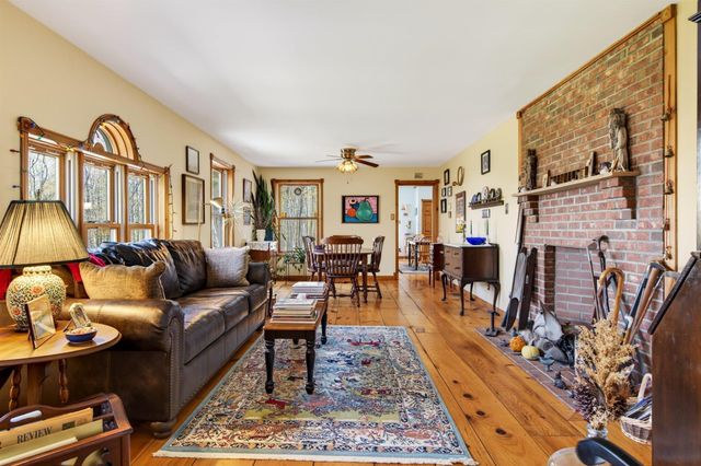142 Schenkar Road, Pownal, VT 05261