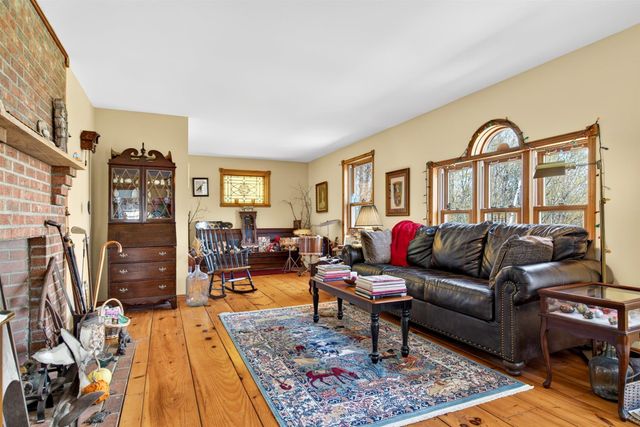 142 Schenkar Road, Pownal, VT 05261