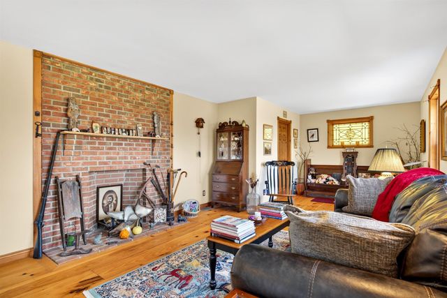 142 Schenkar Road, Pownal, VT 05261