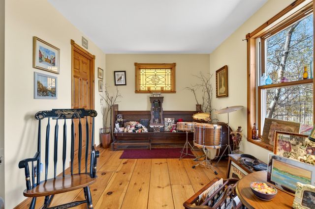 142 Schenkar Road, Pownal, VT 05261