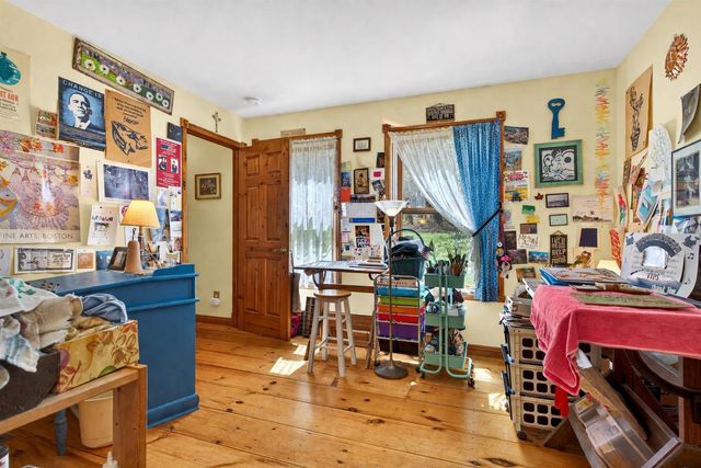142 Schenkar Road, Pownal, VT 05261