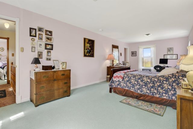 142 Schenkar Road, Pownal, VT 05261