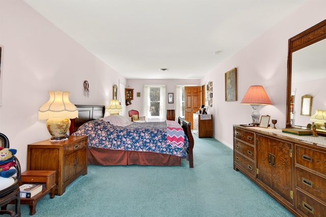 142 Schenkar Road, Pownal, VT 05261
