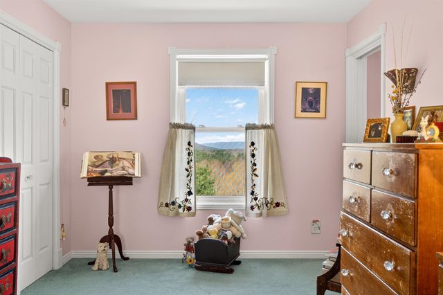 142 Schenkar Road, Pownal, VT 05261