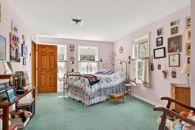 142 Schenkar Road, Pownal, VT 05261
