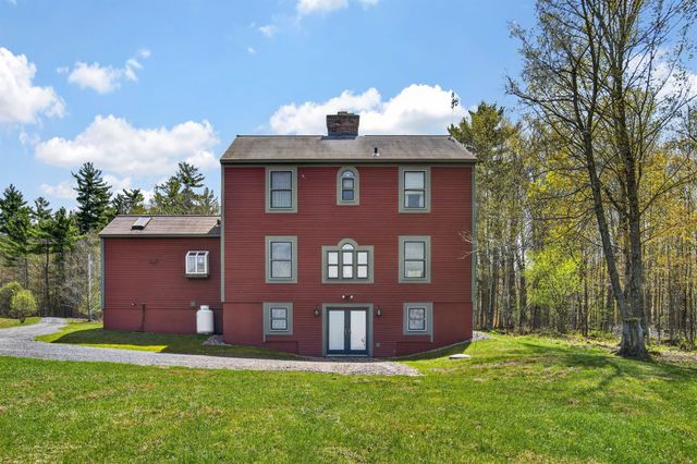 142 Schenkar Road, Pownal, VT 05261