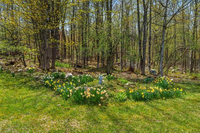 142 Schenkar Road, Pownal, VT 05261