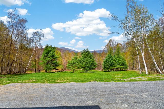 142 Schenkar Road, Pownal, VT 05261