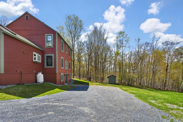 142 Schenkar Road, Pownal, VT 05261