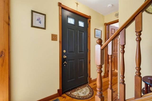 142 Schenkar Road, Pownal, VT 05261