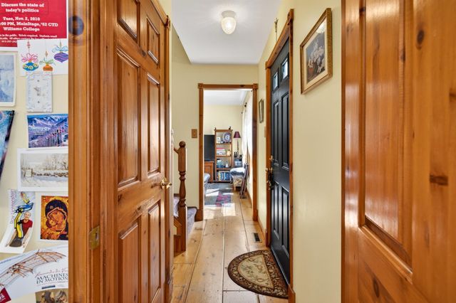 142 Schenkar Road, Pownal, VT 05261