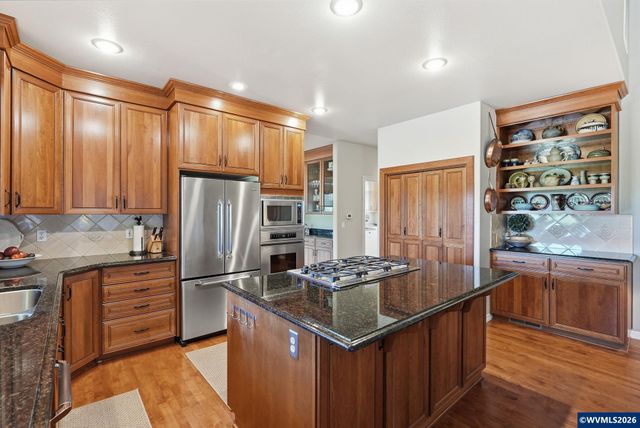 2340 Miller Farm Rd Rd, Woodburn, OR 97071