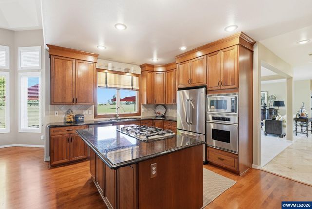 2340 Miller Farm Rd Rd, Woodburn, OR 97071