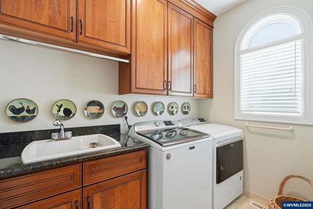 2340 Miller Farm Rd Rd, Woodburn, OR 97071