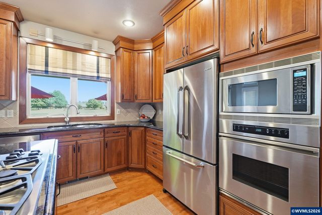 2340 Miller Farm Rd Rd, Woodburn, OR 97071