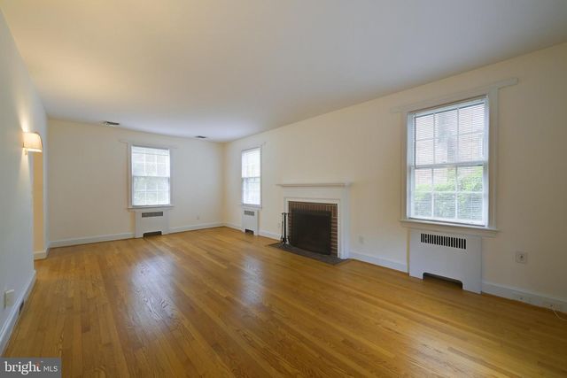 3677 UPTON ST NW, Washington, DC 20008