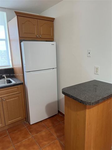 1801 S Treasure Dr 512A, North Bay Village, FL 33141