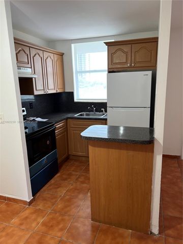 1801 S Treasure Dr 512A, North Bay Village, FL 33141