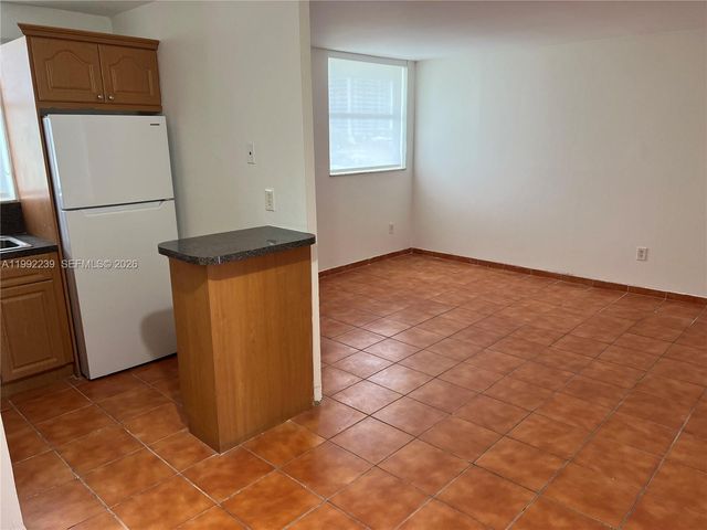 1801 S Treasure Dr 512A, North Bay Village, FL 33141