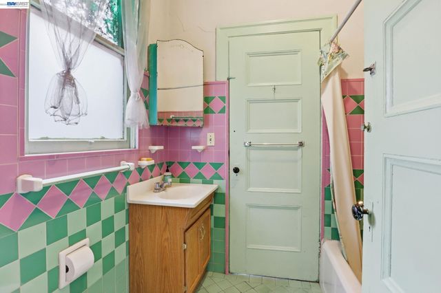 55 8Th St, Oakland, CA 94607