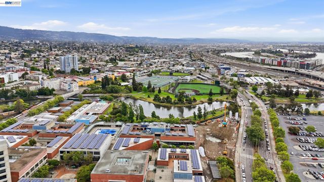 55 8Th St, Oakland, CA 94607