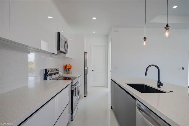 3318 30th ST SW, Lehigh Acres, FL 33976