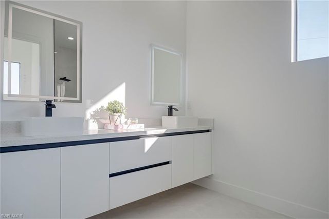 3318 30th ST SW, Lehigh Acres, FL 33976