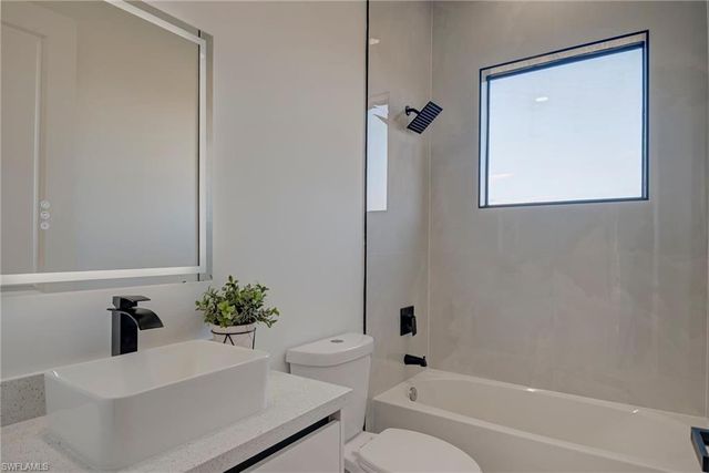 3318 30th ST SW, Lehigh Acres, FL 33976