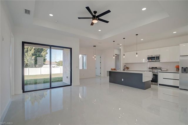 3318 30th ST SW, Lehigh Acres, FL 33976