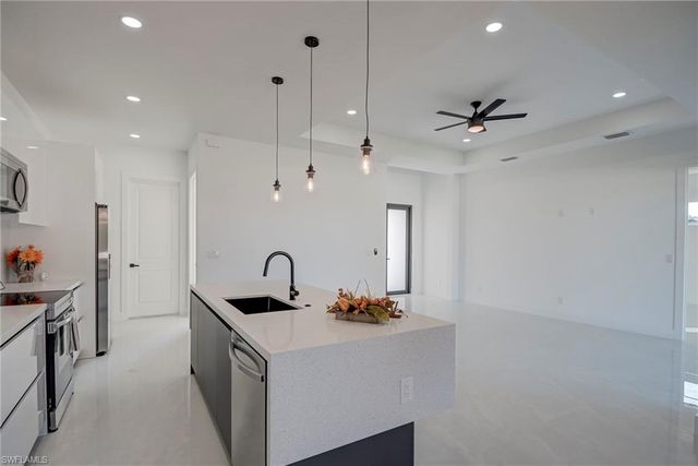 3318 30th ST SW, Lehigh Acres, FL 33976