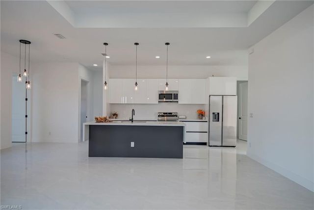 3318 30th ST SW, Lehigh Acres, FL 33976