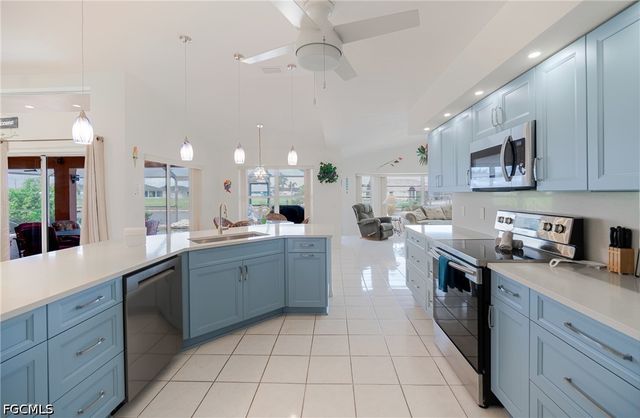 105 SW 39th PL, Cape Coral, FL 33991