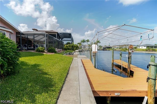 105 SW 39th PL, Cape Coral, FL 33991