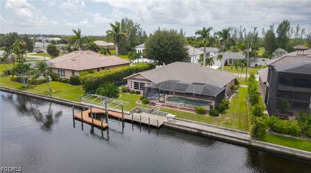 105 SW 39th PL, Cape Coral, FL 33991