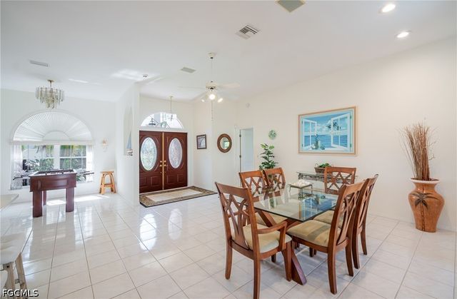 105 SW 39th PL, Cape Coral, FL 33991