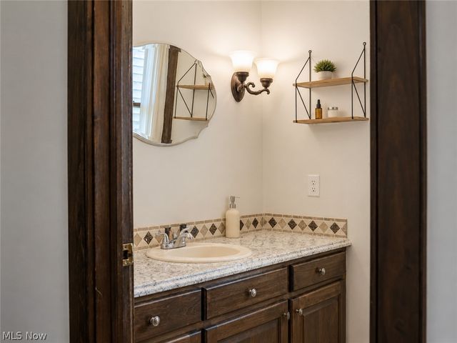 9942 Wooster Pike Road, Seville, OH 44273