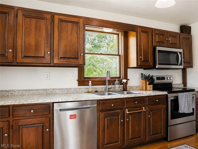 9942 Wooster Pike Road, Seville, OH 44273