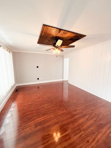 452 Manor Drive, Peotone, IL 60468