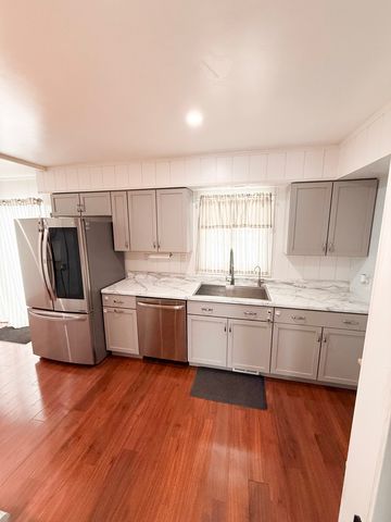 452 Manor Drive, Peotone, IL 60468